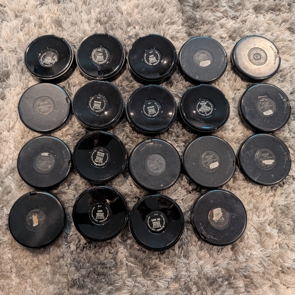 Black Round Containers - Picture 2 of 12